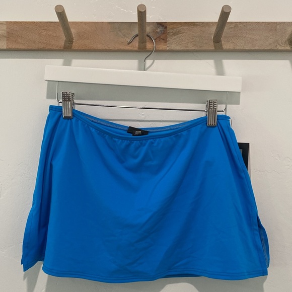 NWT Coco Reef Paragon Swim Skirt - Picture 3 of 8